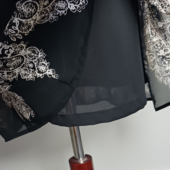 JONES WEAR Midi Skirt Box Pleats Lined Sheer Black White Print Petite Size 4 - Picture 5 of 14